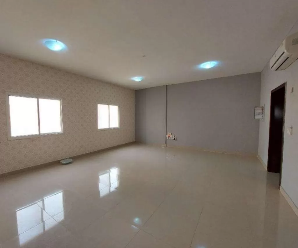 Residential Ready Property 2 Bedrooms U/F Apartment  for rent in Al-Nasr , Doha-Qatar #13878 - 3  image 