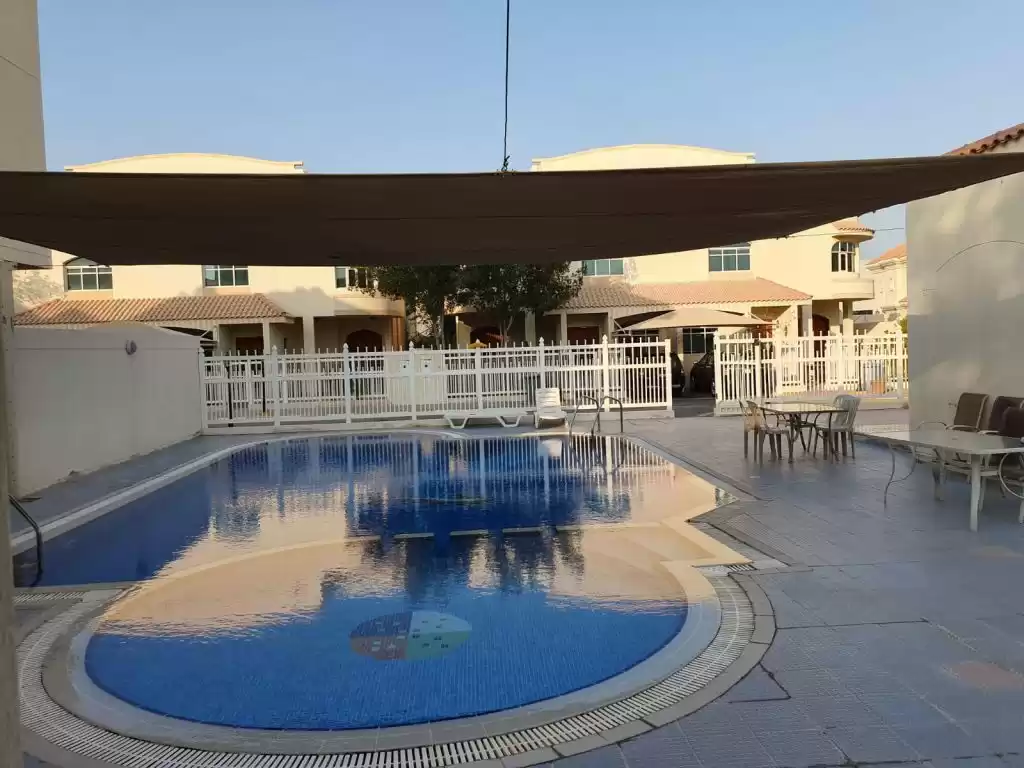 Wohn Klaar eigendom 3 Schlafzimmer S/F Villa in Verbindung  zu vermieten in Al Sadd , Doha #13886 - 1  image 