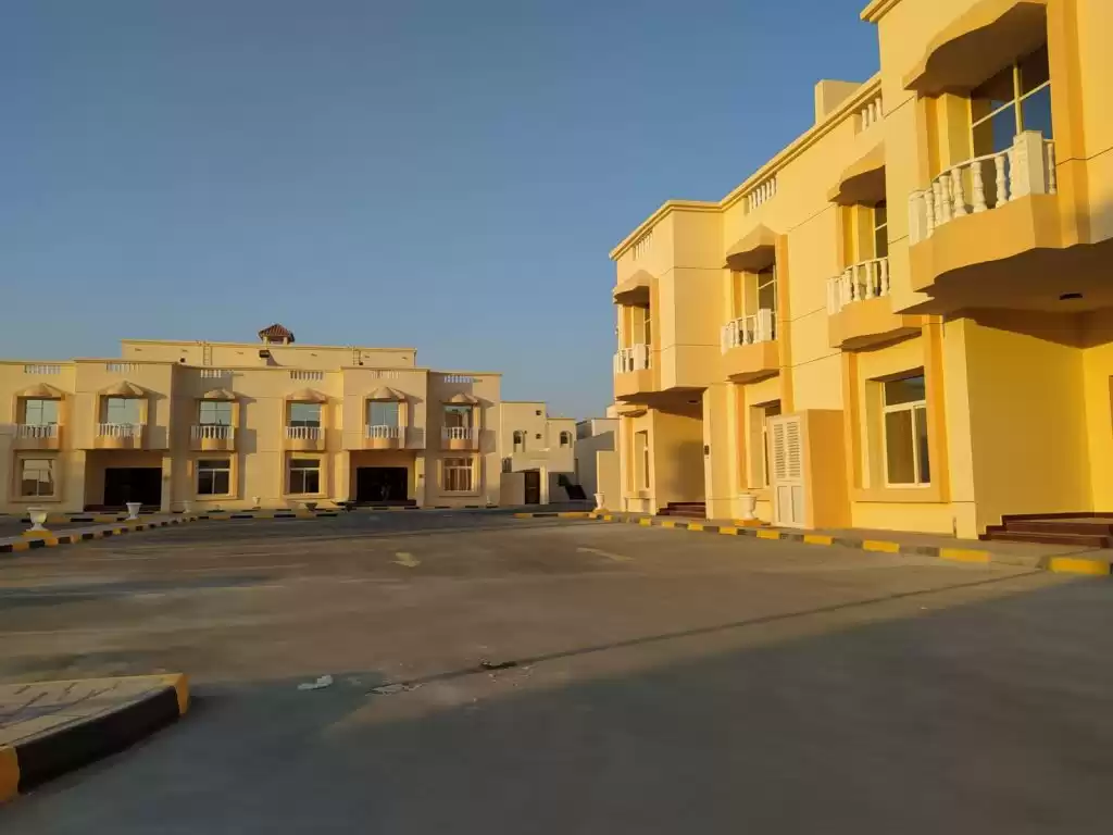 Residential Ready Property 1 Bedroom U/F Apartment  for rent in Al Sadd , Doha #13888 - 1  image 