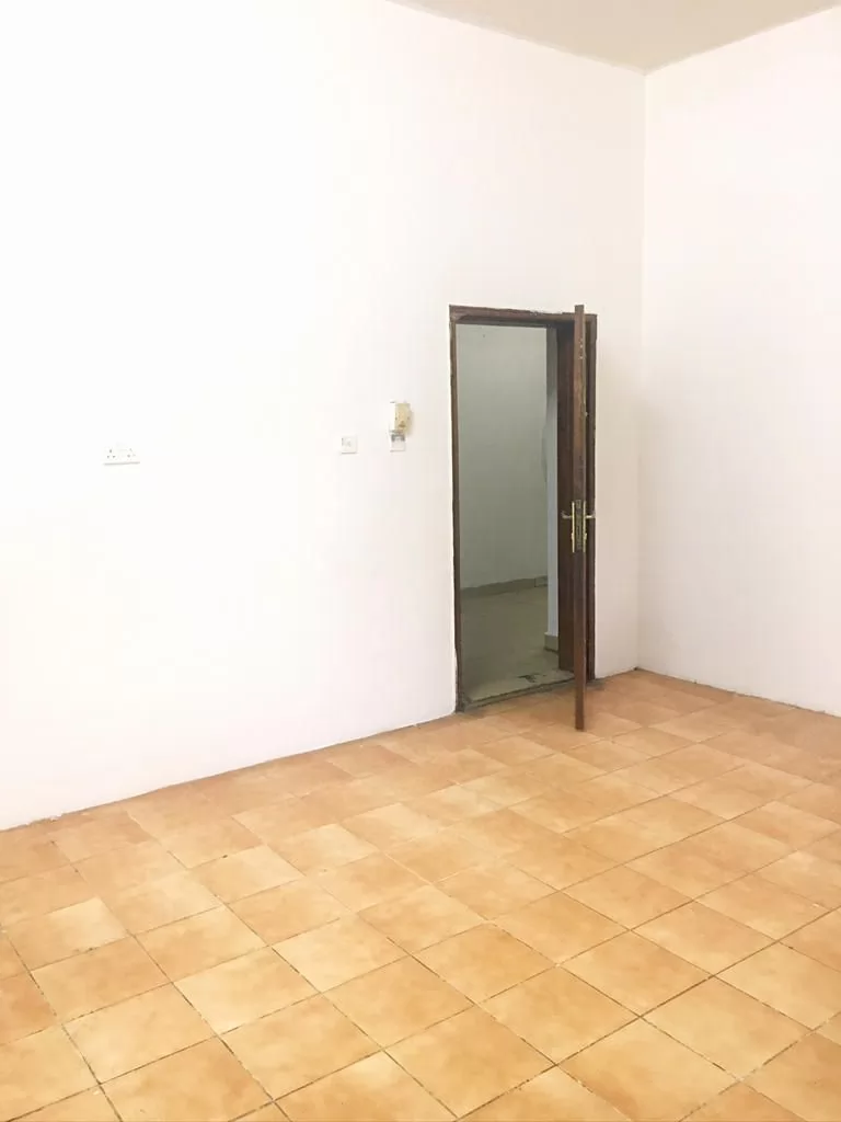 Residential Ready Property 7+ Bedrooms U/F Apartment  for rent in Al-Rayyan #13907 - 1  image 