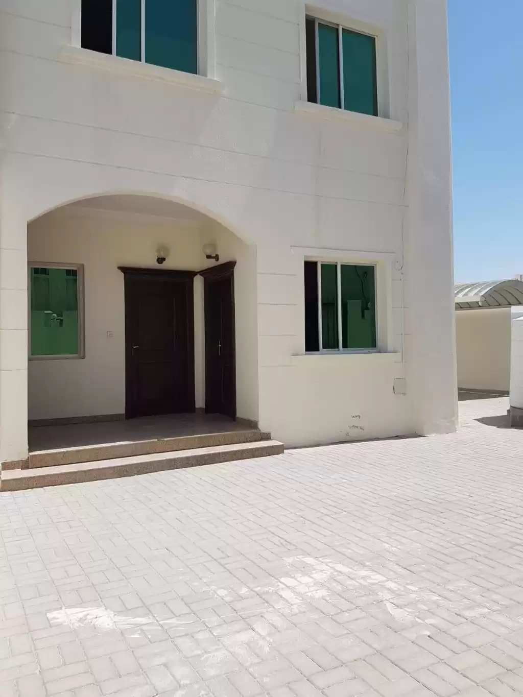 yerleşim Hazır Mülk 7 Yatak Odası U/F Müstakil Villa  kiralık içinde Al Sadd , Doha #13911 - 1  image 