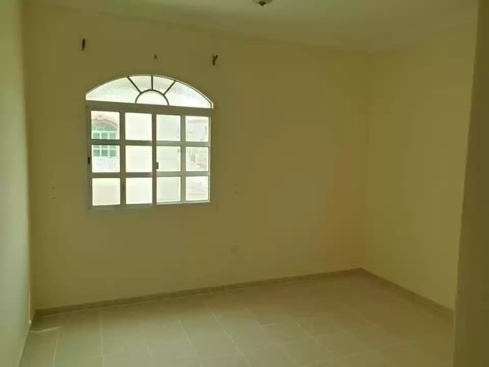 Residencial Listo Propiedad 6 habitaciones U / F Villa Standerlone  alquiler en al-sad , Doha #13930 - 1  image 