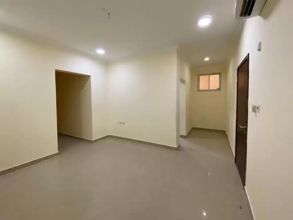Wohn Klaar eigendom 2 Schlafzimmer U/F Wohnung  zu vermieten in Al Sadd , Doha #13935 - 1  image 