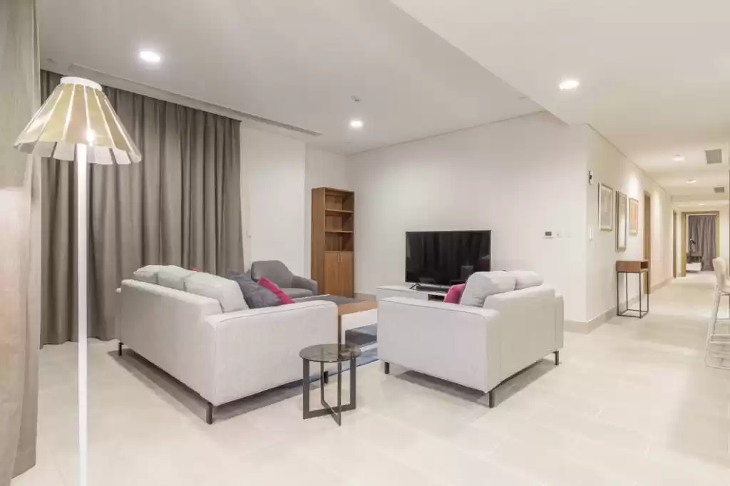 yerleşim Hazır Mülk 4 Yatak Odası F/F Apartman  kiralık içinde Al Sadd , Doha #13944 - 1  image 