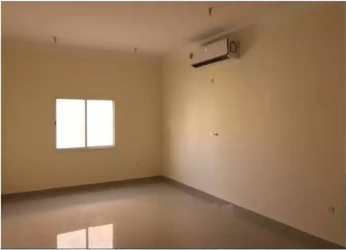 Residential Ready Property 2 Bedrooms U/F Apartment  for rent in Al Sadd , Doha #13971 - 1  image 