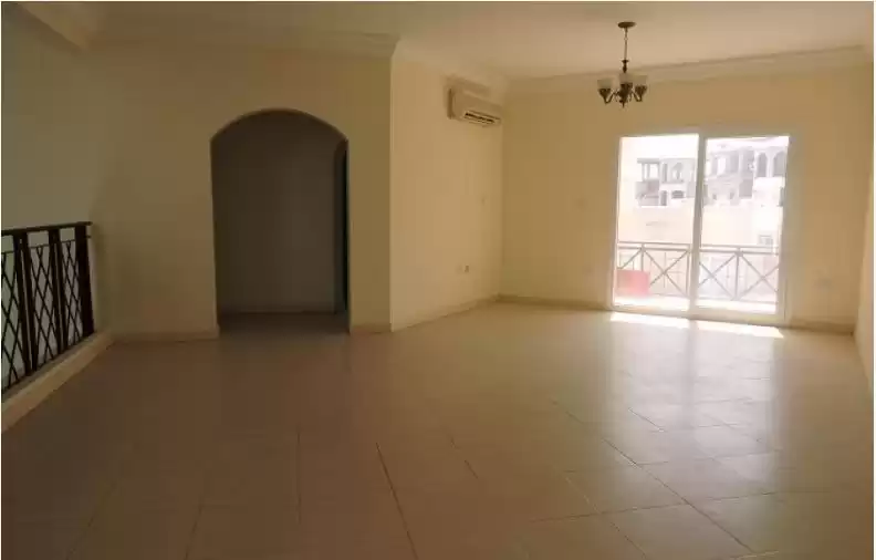 Residential Ready Property 2 Bedrooms U/F Apartment  for rent in Al Sadd , Doha #13976 - 1  image 