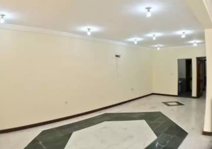 Жилой Готовая недвижимость 5 спален Н/Ф Вилла в комплексе  в аренду в Доха #14026 - 1  image 