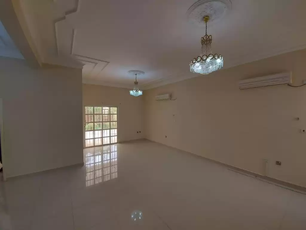 Residencial Listo Propiedad 5 habitaciones S / F Villa Standerlone  alquiler en Doha #14078 - 1  image 