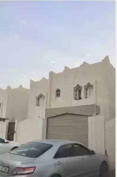 Residential Ready Property 6 Bedrooms U/F Standalone Villa  for sale in Doha #14093 - 1  image 
