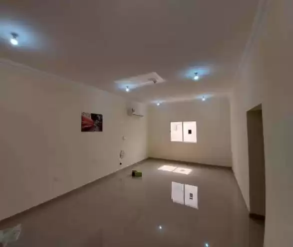 Жилой Готовая недвижимость 2 спальни Н/Ф Квартира  в аренду в Аль-Садд , Доха #14116 - 1  image 