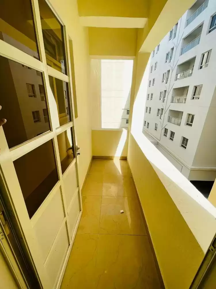 Wohn Klaar eigendom 2 Schlafzimmer U/F Wohnung  zu vermieten in Al Sadd , Doha #14127 - 1  image 
