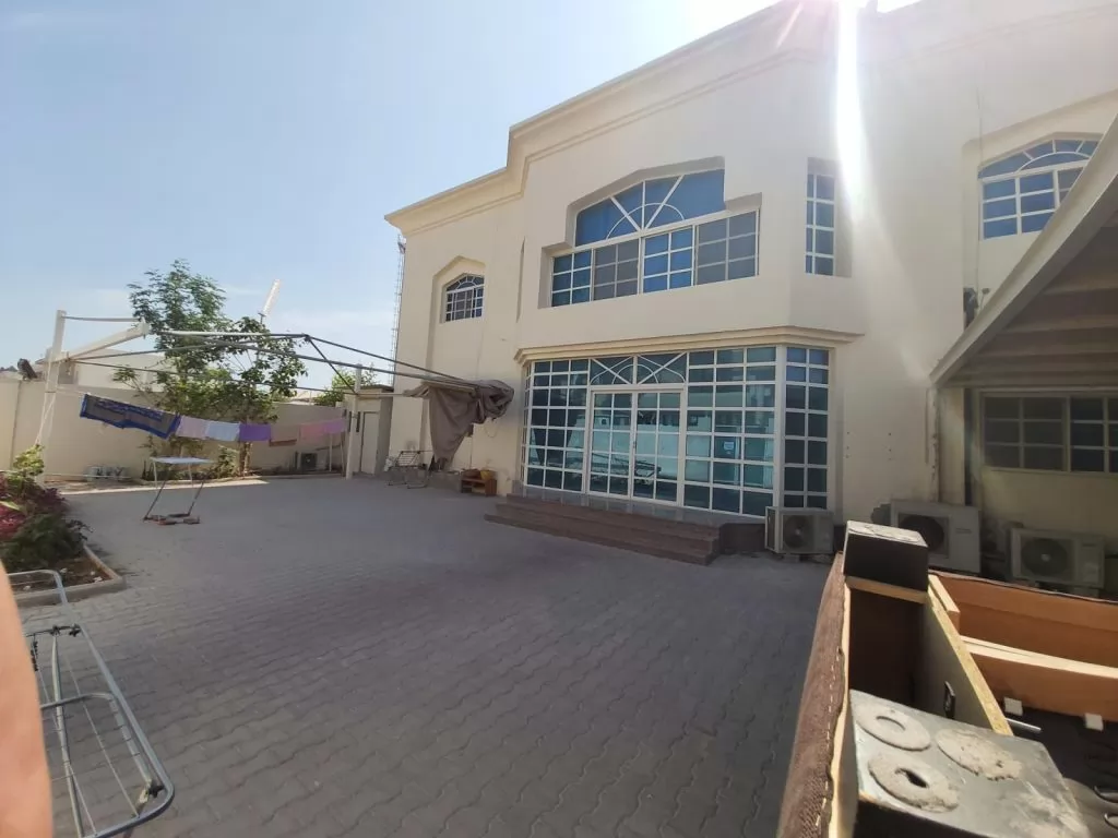 Residential Ready Property 1 Bedroom F/F Apartment  for rent in Doha #14134 - 1  image 