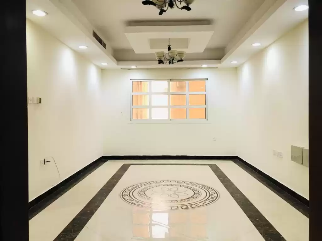 Жилой Готовая недвижимость 2 спальни Н/Ф Квартира  в аренду в Аль-Садд , Доха #14135 - 1  image 