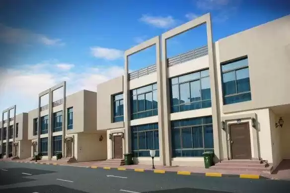 Residencial Listo Propiedad 6 habitaciones F / F Villa en Compound  alquiler en al-sad , Doha #14142 - 1  image 