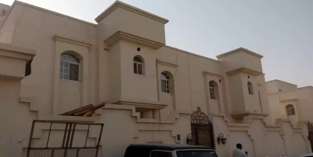 Résidentiel Propriété prête Studio U / f Appartement  a louer au Al-Sadd , Doha #14168 - 1  image 
