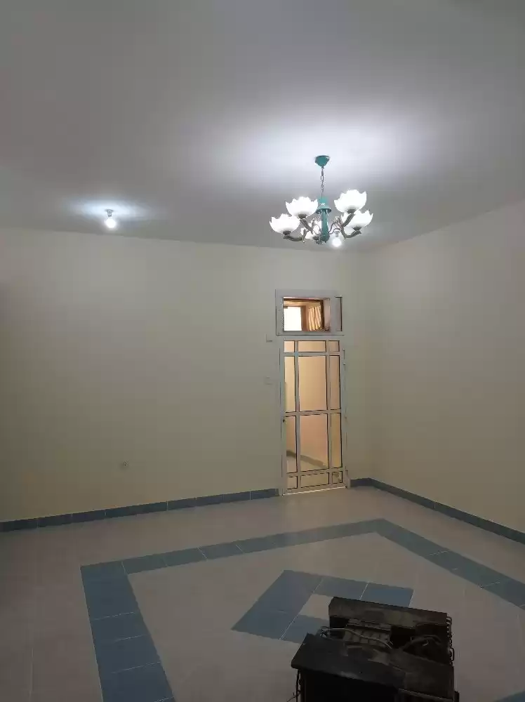 Wohn Klaar eigendom 2 Schlafzimmer S/F Wohnung  zu vermieten in Al Sadd , Doha #14203 - 1  image 