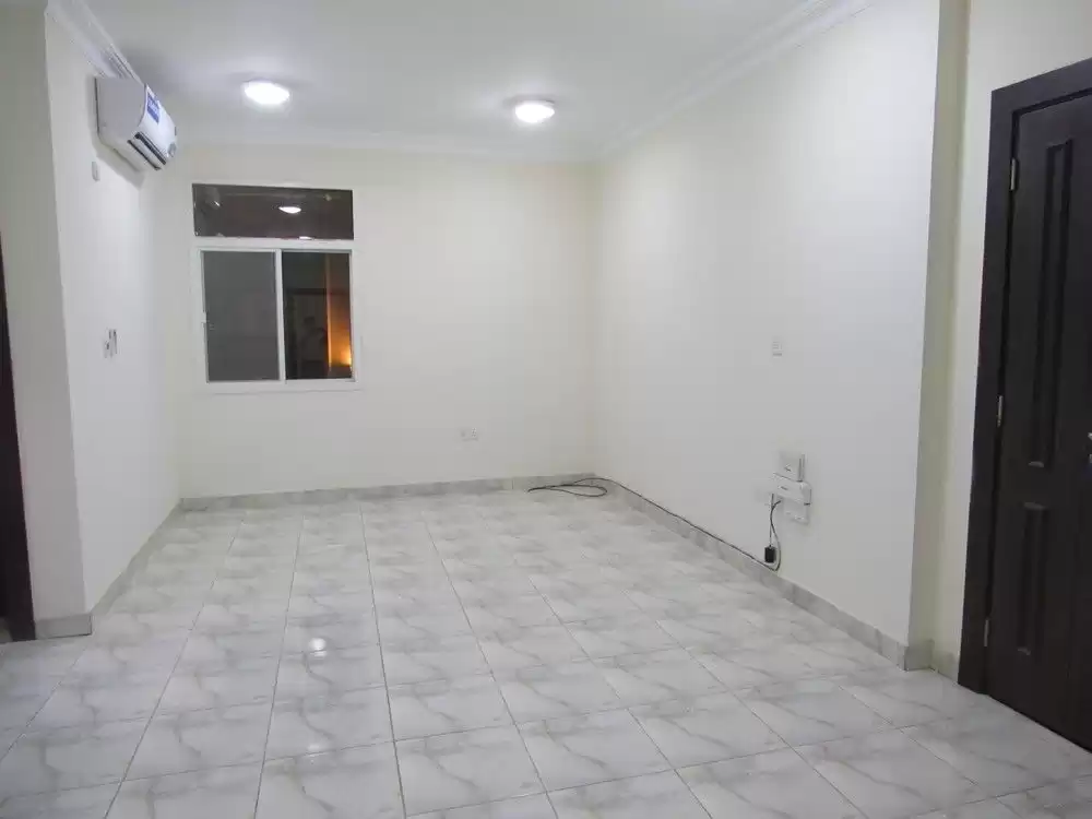 Residential Ready Property 2 Bedrooms U/F Apartment  for rent in Al Sadd , Doha #14211 - 1  image 