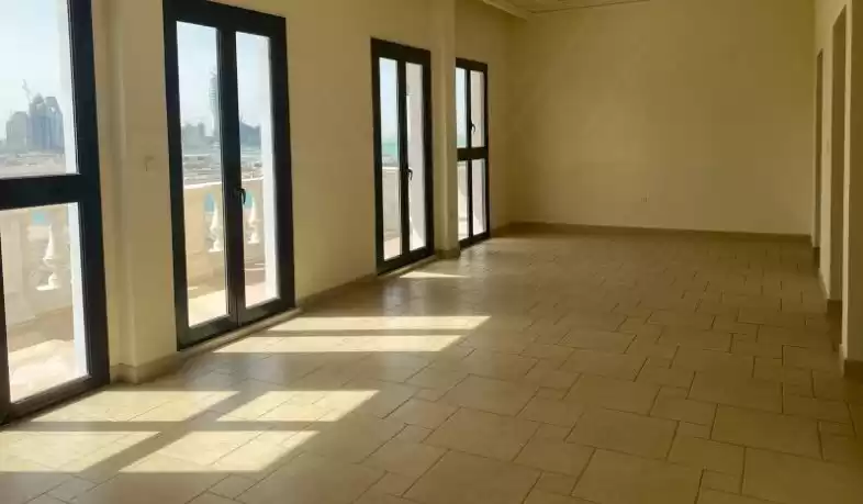 Wohn Klaar eigendom 2 Schlafzimmer S/F Duplex  zu vermieten in Doha #14225 - 1  image 