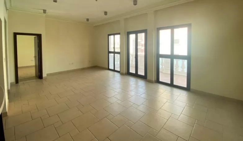 yerleşim Hazır Mülk 1 yatak odası S/F Apartman  kiralık içinde Doha #14232 - 1  image 