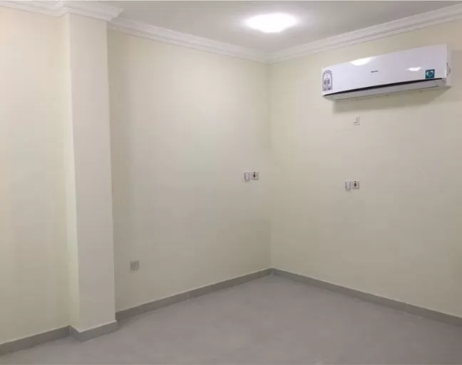 Residential Property 1 Bedroom S/F Apartment  for rent in Old-Airport , Doha-Qatar #14239 - 2  image 