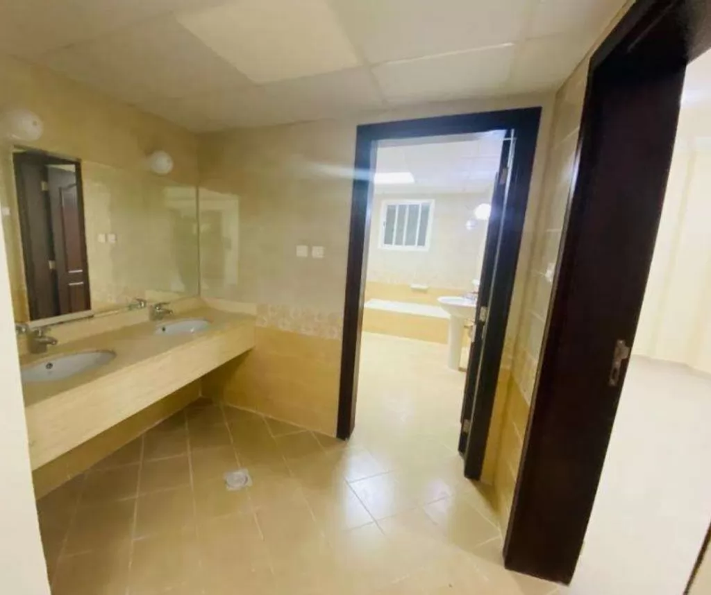 Residential Ready Property 3 Bedrooms U/F Apartment  for rent in Al-Muntazah , Doha-Qatar #14243 - 1  image 