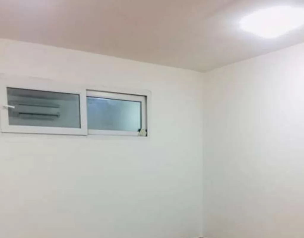 Residential Ready Property 1 Bedroom U/F Apartment  for rent in Al Sadd , Doha #14244 - 1  image 