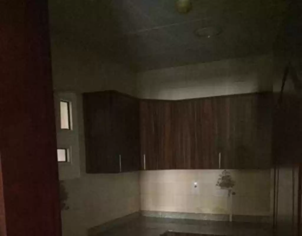 Жилой Готовая недвижимость 3 спальни Н/Ф Квартира  в аренду в Аль-Садд , Доха #14252 - 1  image 