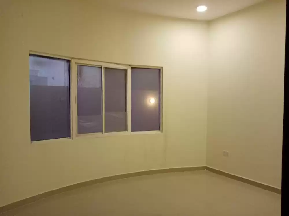 Residential Ready Property 2 Bedrooms U/F Apartment  for rent in Al Sadd , Doha #14255 - 1  image 