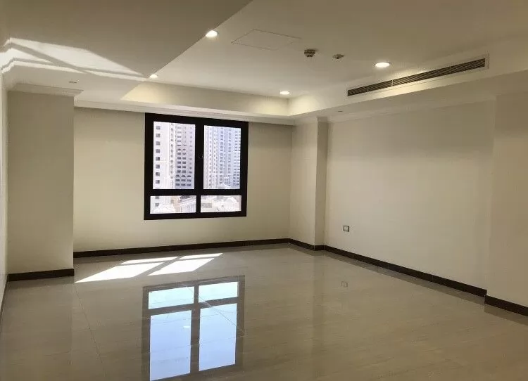 Residential Ready 1 Bedroom S/F Apartment  for sale in The-Pearl-Qatar , Doha-Qatar #14271 - 1  image 