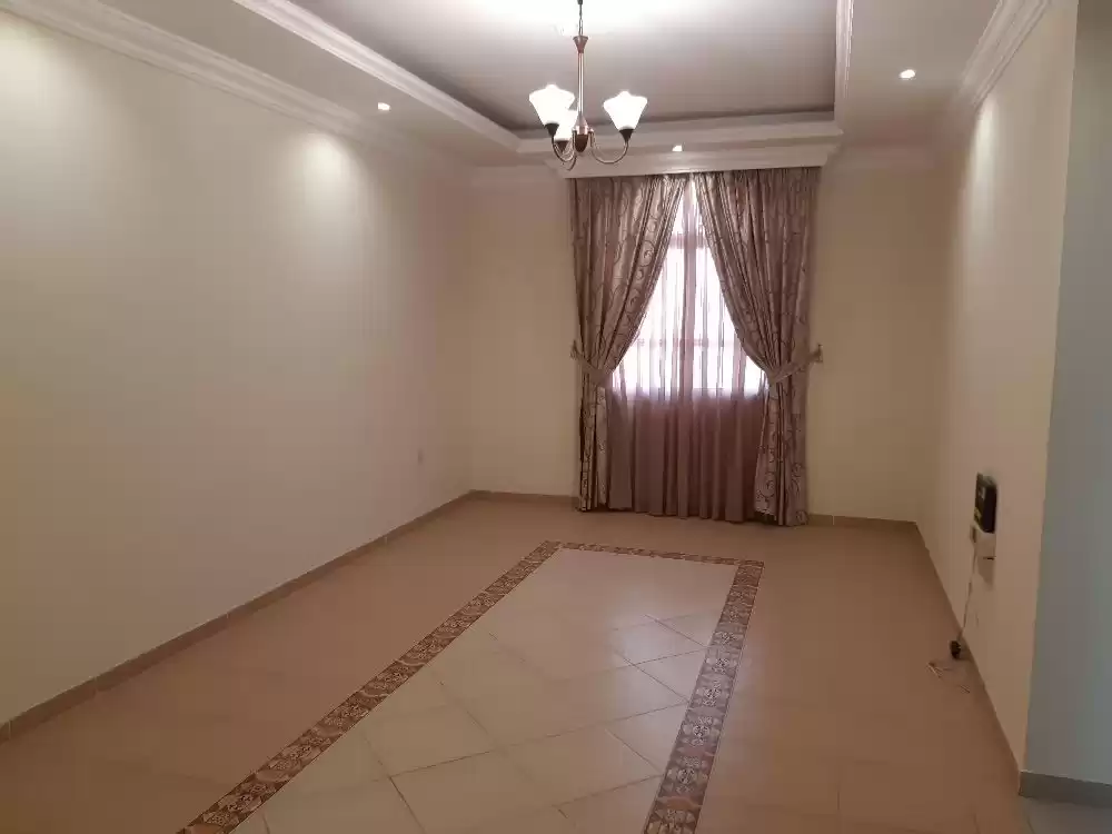 Residential Ready Property 2 Bedrooms S/F Apartment  for sale in Doha #14272 - 1  image 
