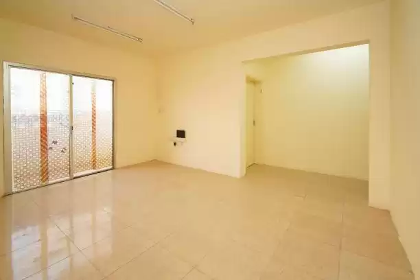 Residential Ready Property 4 Bedrooms U/F Apartment  for rent in Al Sadd , Doha #14301 - 1  image 