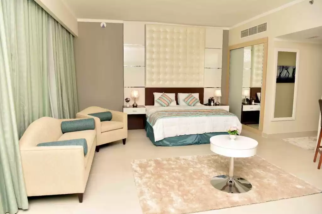 yerleşim Hazır Mülk 2 yatak odası F/F Apartman  kiralık içinde Doha #14303 - 1  image 