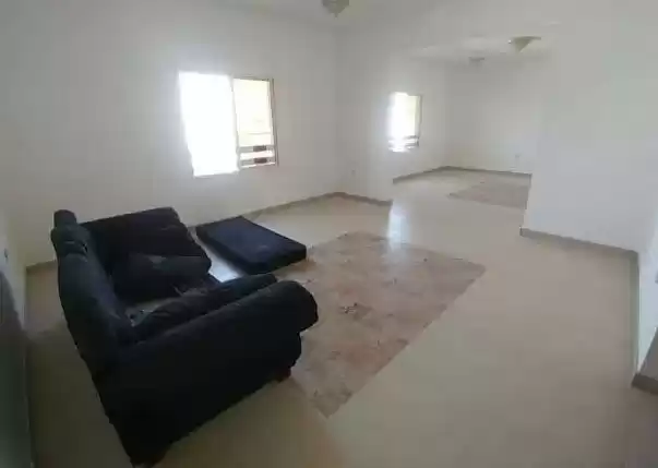 Residential Ready Property 3 Bedrooms U/F Apartment  for rent in Al Sadd , Doha #14305 - 1  image 