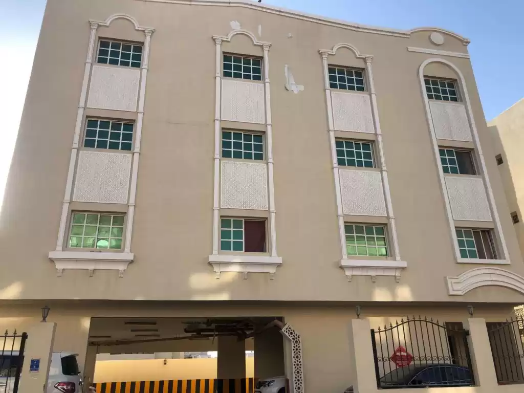 Résidentiel Propriété prête 2 chambres S / F Appartement  a louer au Al-Sadd , Doha #14307 - 1  image 