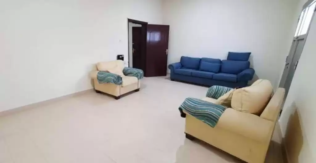 Wohn Klaar eigendom 2 Schlafzimmer U/F Wohnung  zu vermieten in Al Sadd , Doha #14373 - 1  image 
