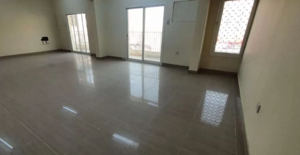 Residential Ready Property 2 Bedrooms U/F Apartment  for rent in Umm-Ghuwailina , Doha-Qatar #14375 - 1  image 