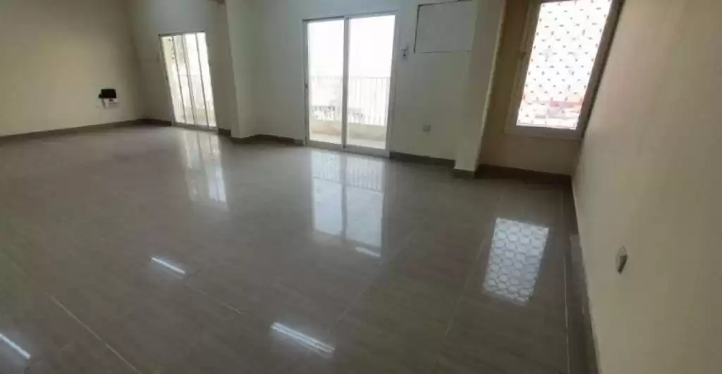 Residential Ready Property 2 Bedrooms U/F Apartment  for rent in Al Sadd , Doha #14375 - 1  image 