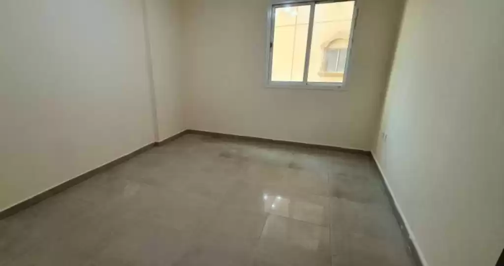 Residential Ready Property 2 Bedrooms U/F Apartment  for rent in Al Sadd , Doha #14378 - 1  image 