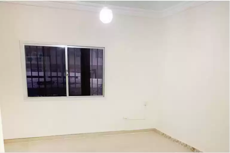 Wohn Klaar eigendom 3 Schlafzimmer U/F Wohnung  zu vermieten in Al Sadd , Doha #14426 - 1  image 