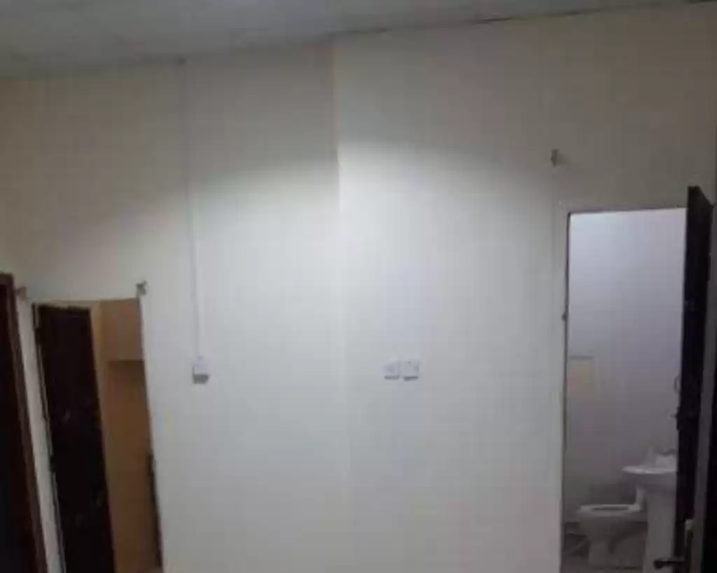 سكني عقار جاهز 2 غرف  غير مفروش شقة  للإيجار في الدوحة #14444 - 1  صورة 