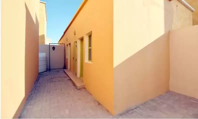 Residential Ready Property 4 Bedrooms U/F Standalone Villa  for rent in Doha #14461 - 1  image 