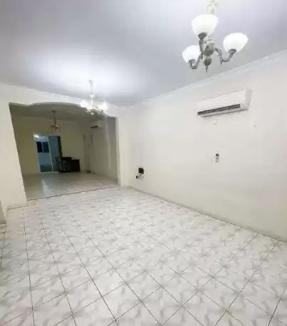 Résidentiel Propriété prête 3 + femme de chambre U / f Villa à Compound  a louer au Al-Sadd , Doha #14507 - 1  image 