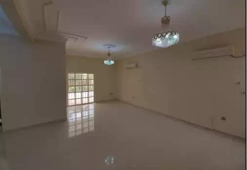 Wohn Klaar eigendom 5 Schlafzimmer S/F Alleinstehende Villa  zu vermieten in Doha #14508 - 1  image 