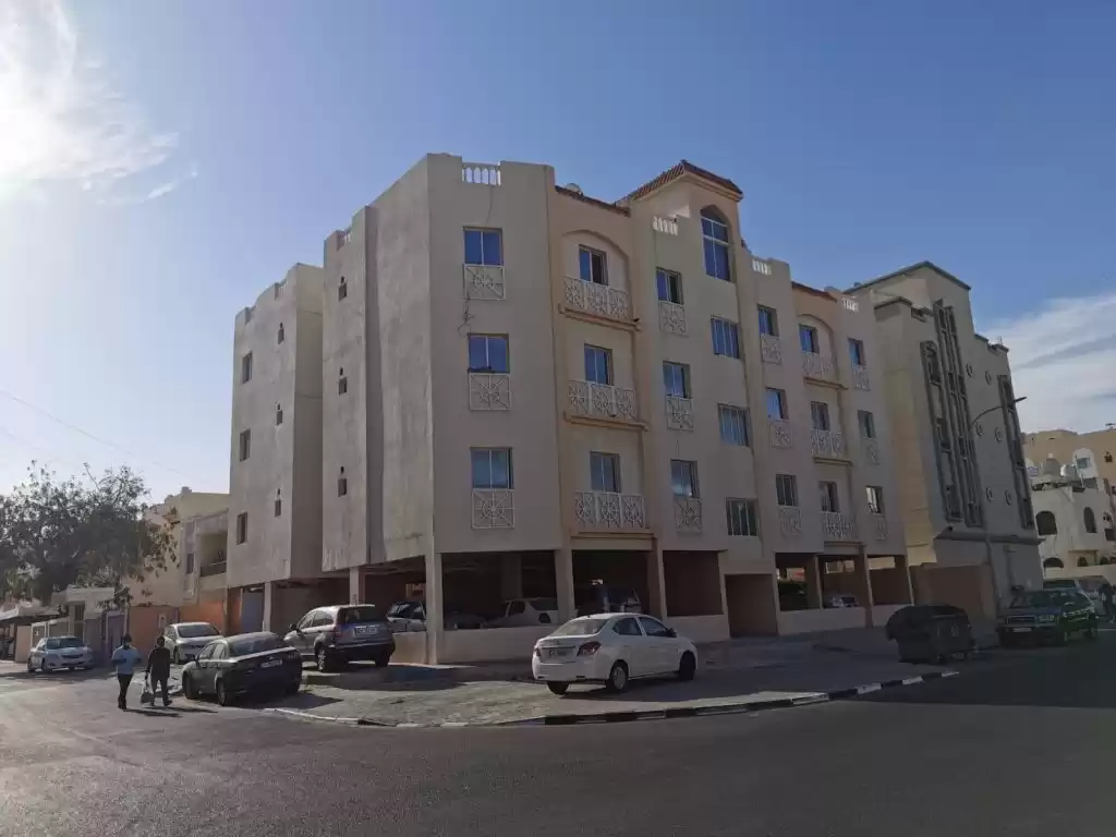 Жилой Готовая недвижимость 2 спальни Н/Ф Квартира  в аренду в Аль-Садд , Доха #14512 - 1  image 