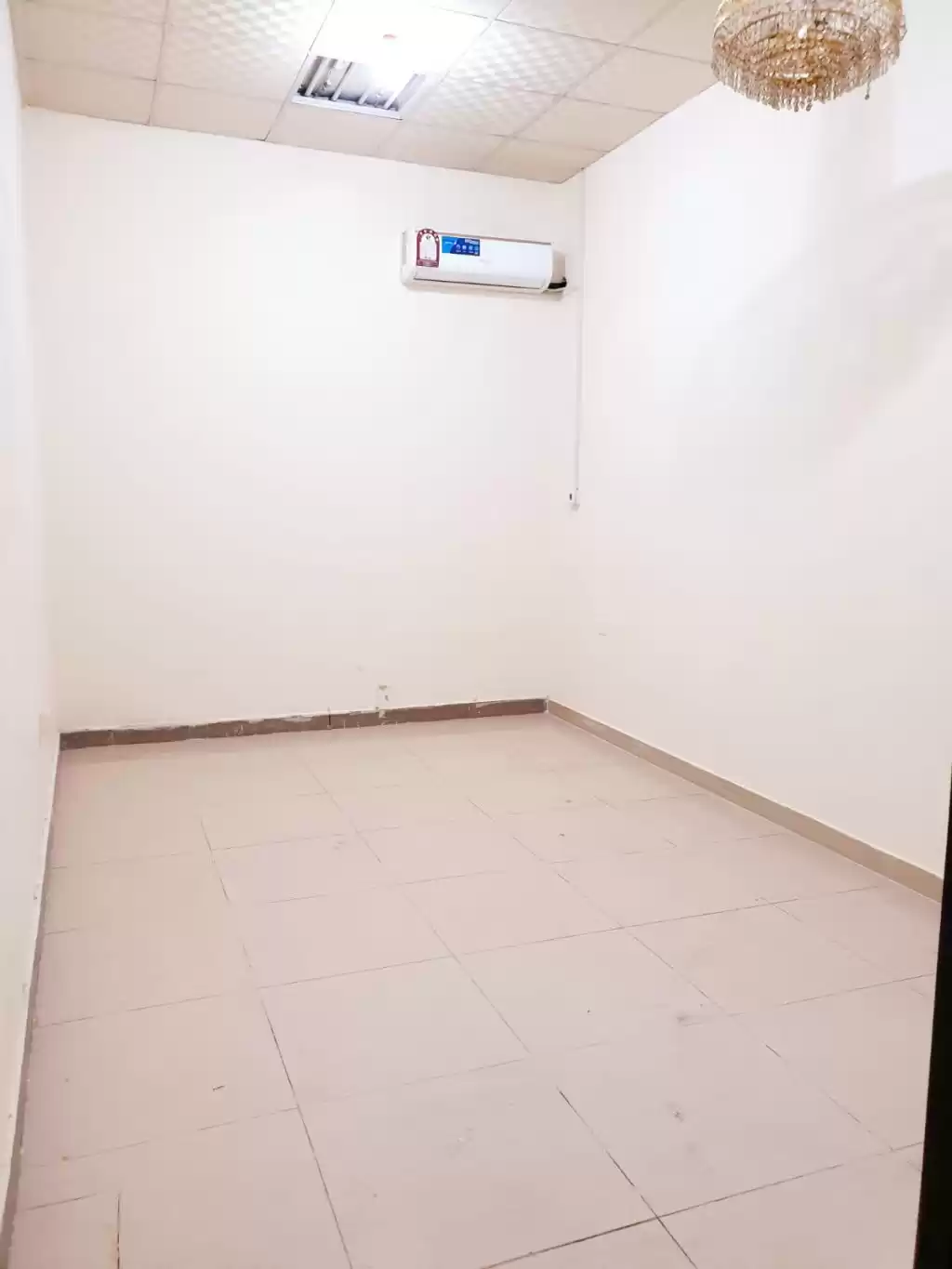 Residential Ready Property 1 Bedroom U/F Apartment  for rent in Al Sadd , Doha #14519 - 1  image 