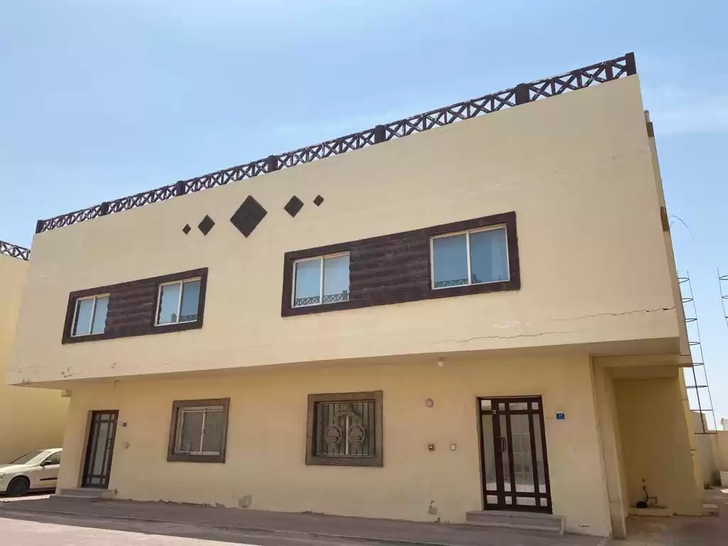 Жилой Готовая недвижимость 4 спальни Н/Ф Вилла в комплексе  в аренду в Аль-Садд , Доха #14524 - 1  image 