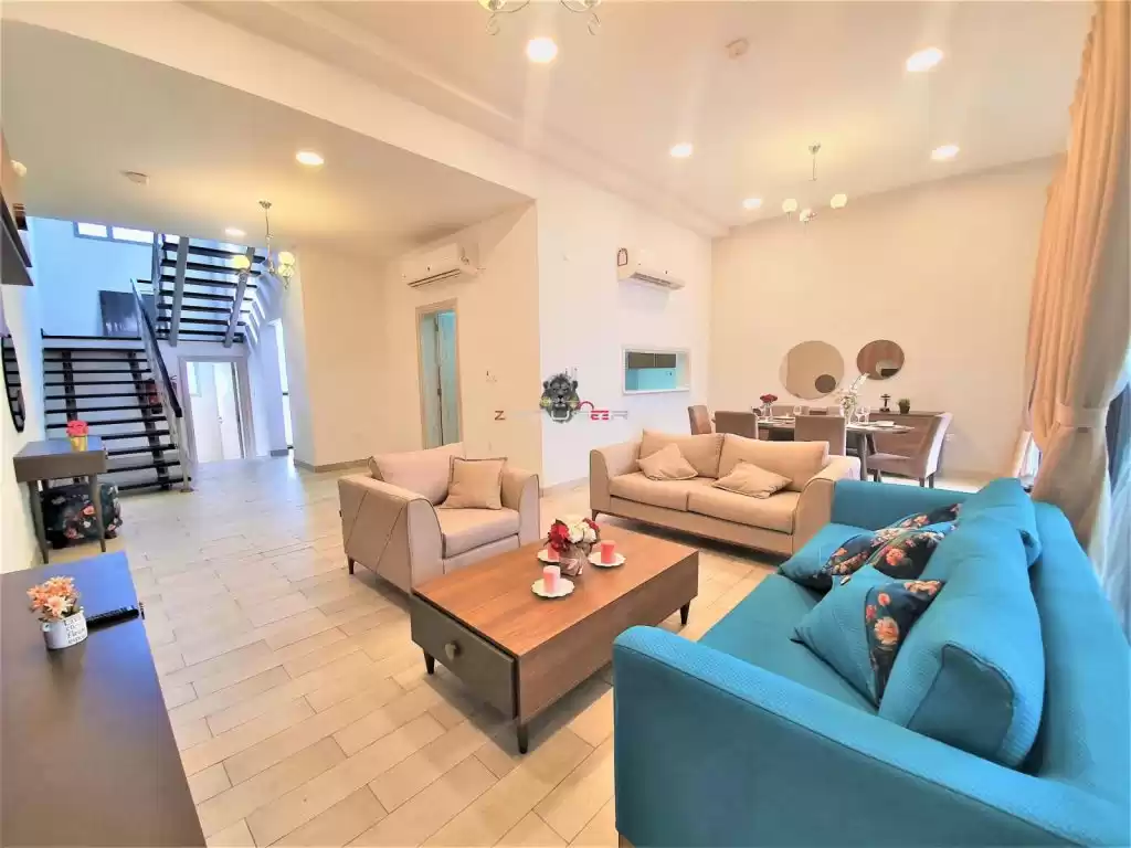 Residencial Listo Propiedad 4 habitaciones F / F Villa en Compound  alquiler en al-sad , Doha #14532 - 1  image 