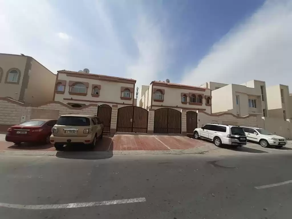 Wohn Klaar eigendom 1 Schlafzimmer U/F Wohnung  zu vermieten in Al Sadd , Doha #14536 - 1  image 