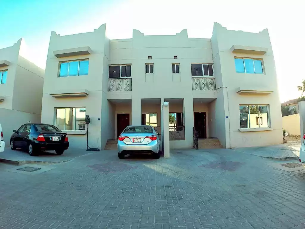 Жилой Готовая недвижимость 2 спальни Н/Ф Квартира  в аренду в Аль-Садд , Доха #14540 - 1  image 