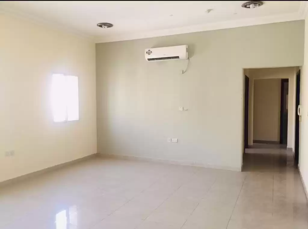 Residential Ready Property 1 Bedroom U/F Apartment  for rent in Al Sadd , Doha #14542 - 1  image 